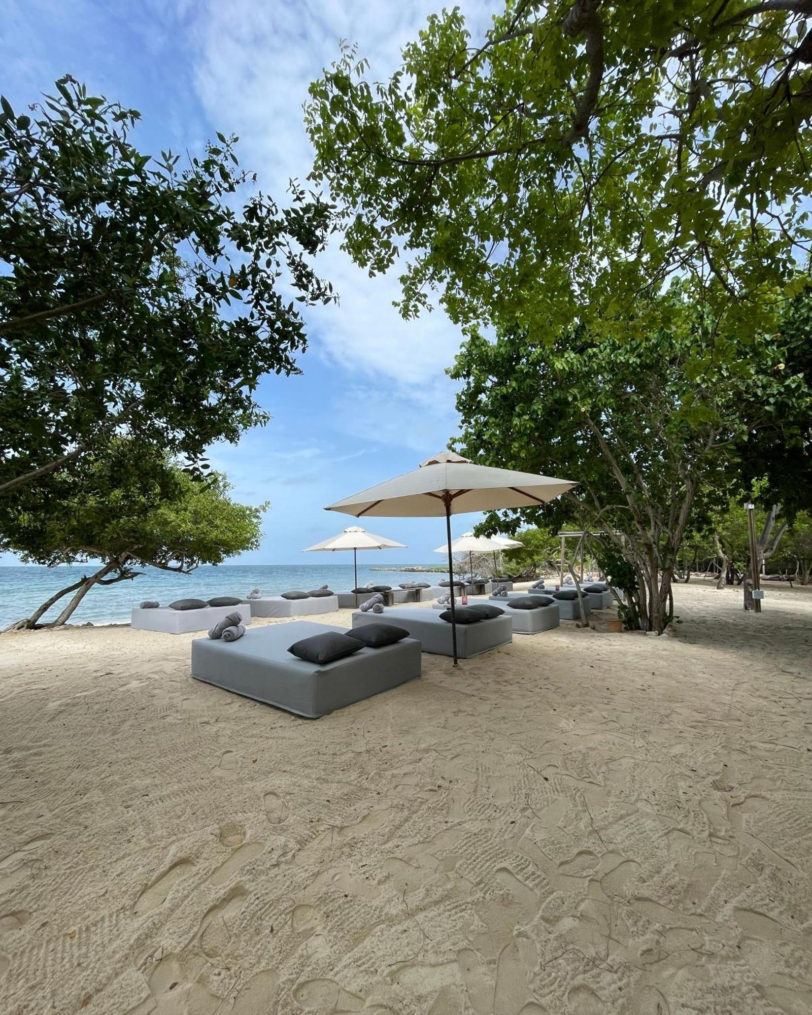 Sabai Beach Hotel Barú Ngoại thất bức ảnh