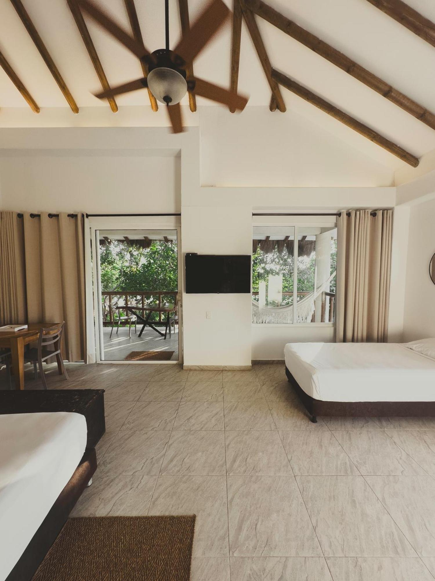 Sabai Beach Hotel Barú Ngoại thất bức ảnh
