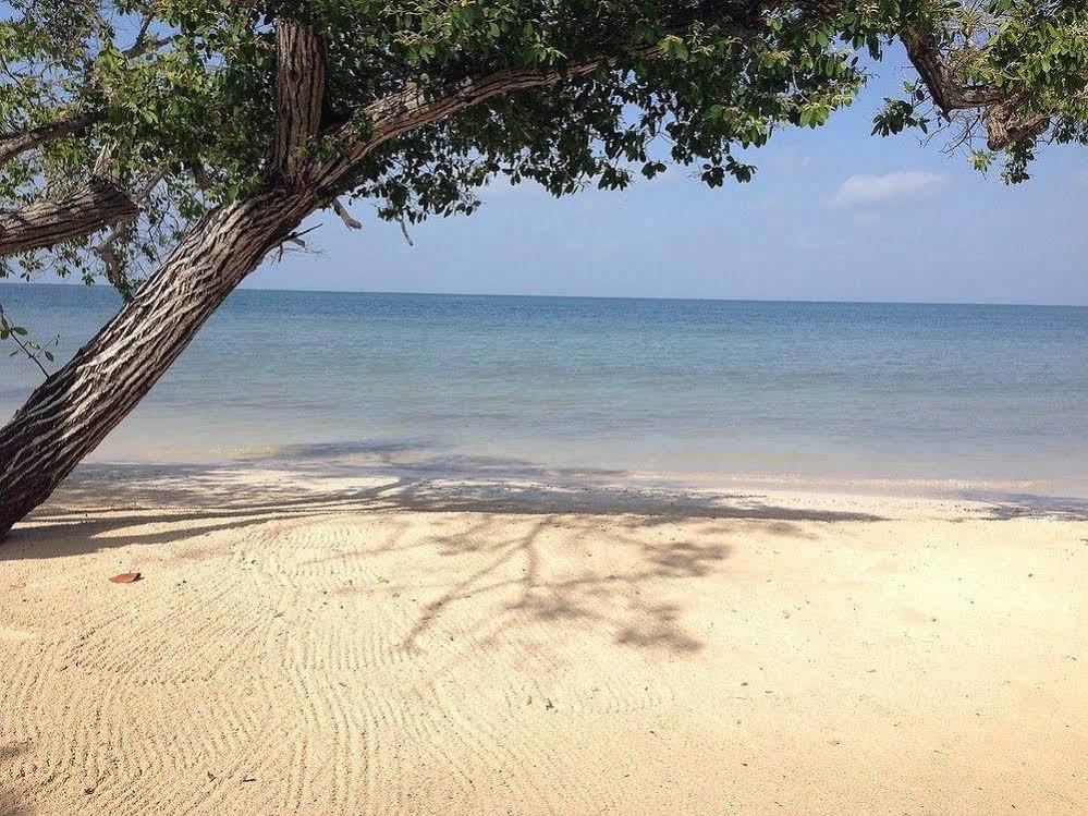 Sabai Beach Hotel Barú Ngoại thất bức ảnh