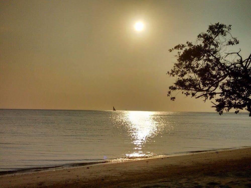 Sabai Beach Hotel Barú Ngoại thất bức ảnh